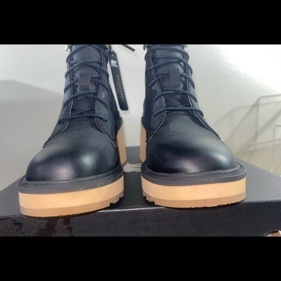 Sorel
Hi Line Heel Lace Leather Waterproof Boots 
Black /Tawny Buff
Women’s 5 - Picture 4 of 6